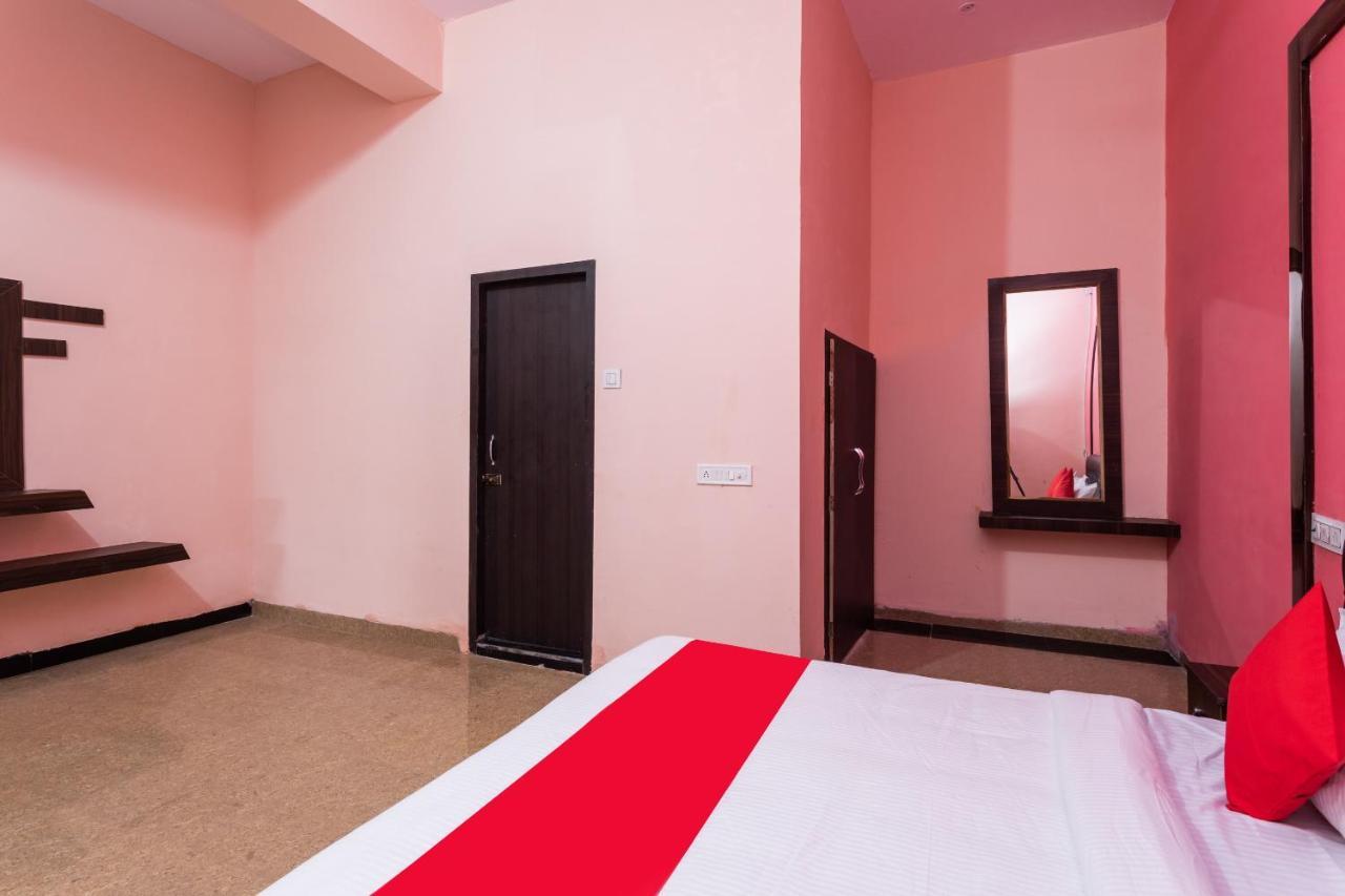 Oyo 35845 U-Turn Hotel Harsola Buitenkant foto