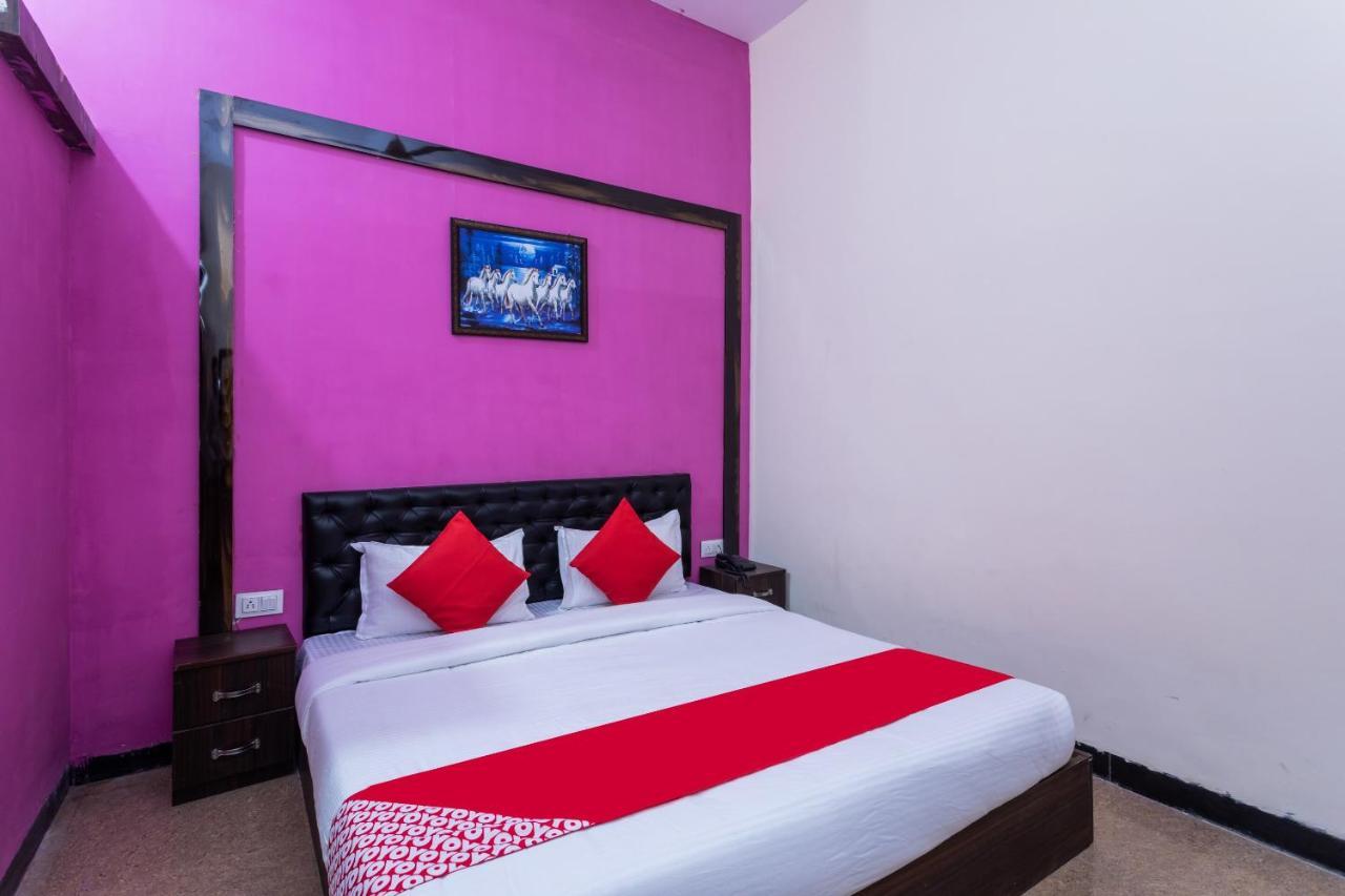 Oyo 35845 U-Turn Hotel Harsola Buitenkant foto